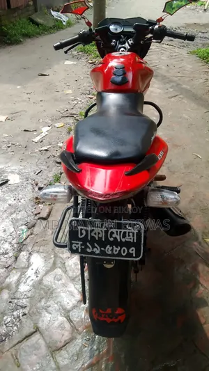 বাজাজ পালসার ১৩৫ এলএস ২০১২ রেড