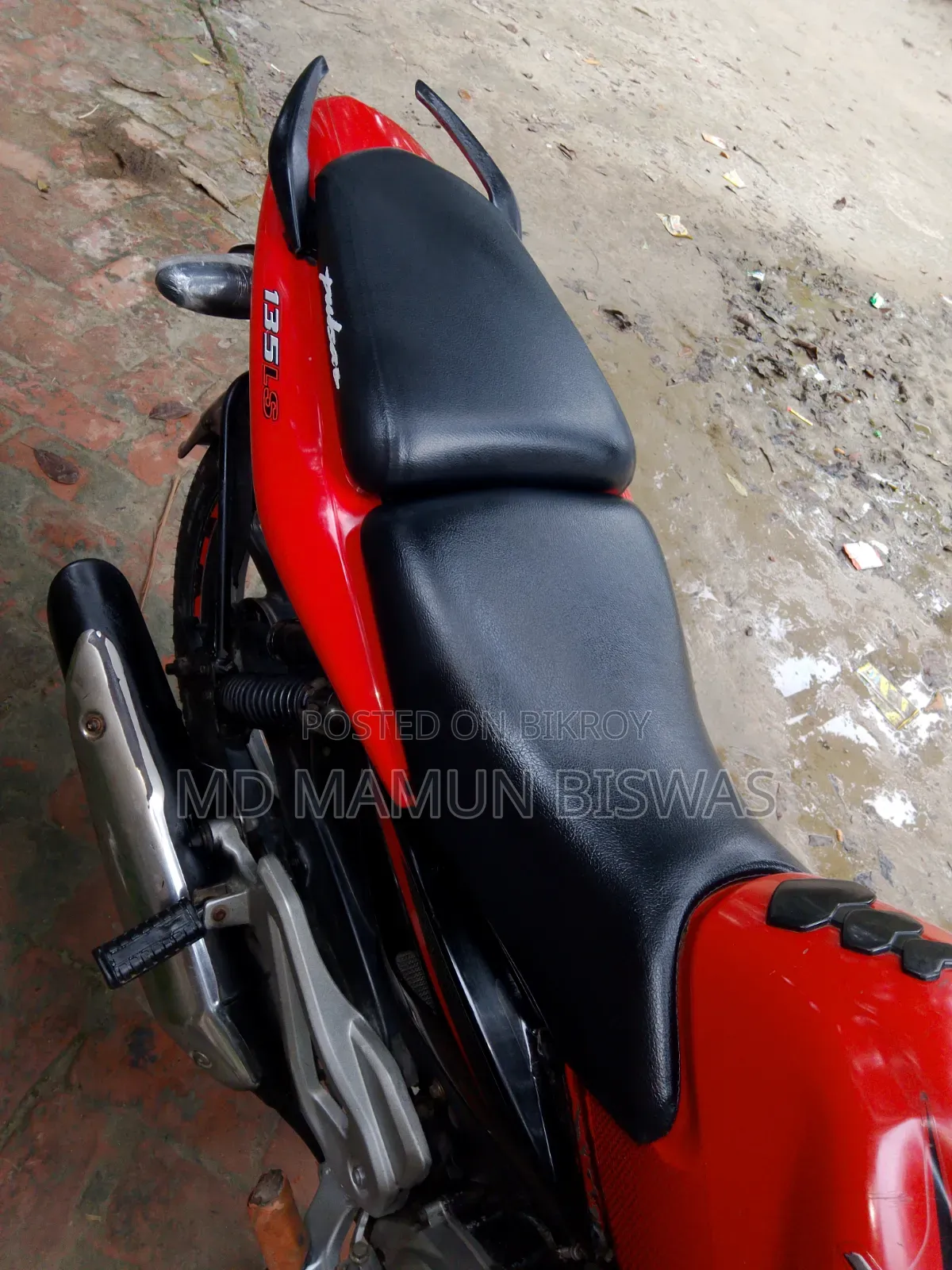 বাজাজ পালসার ১৩৫ এলএস ২০১২ রেড