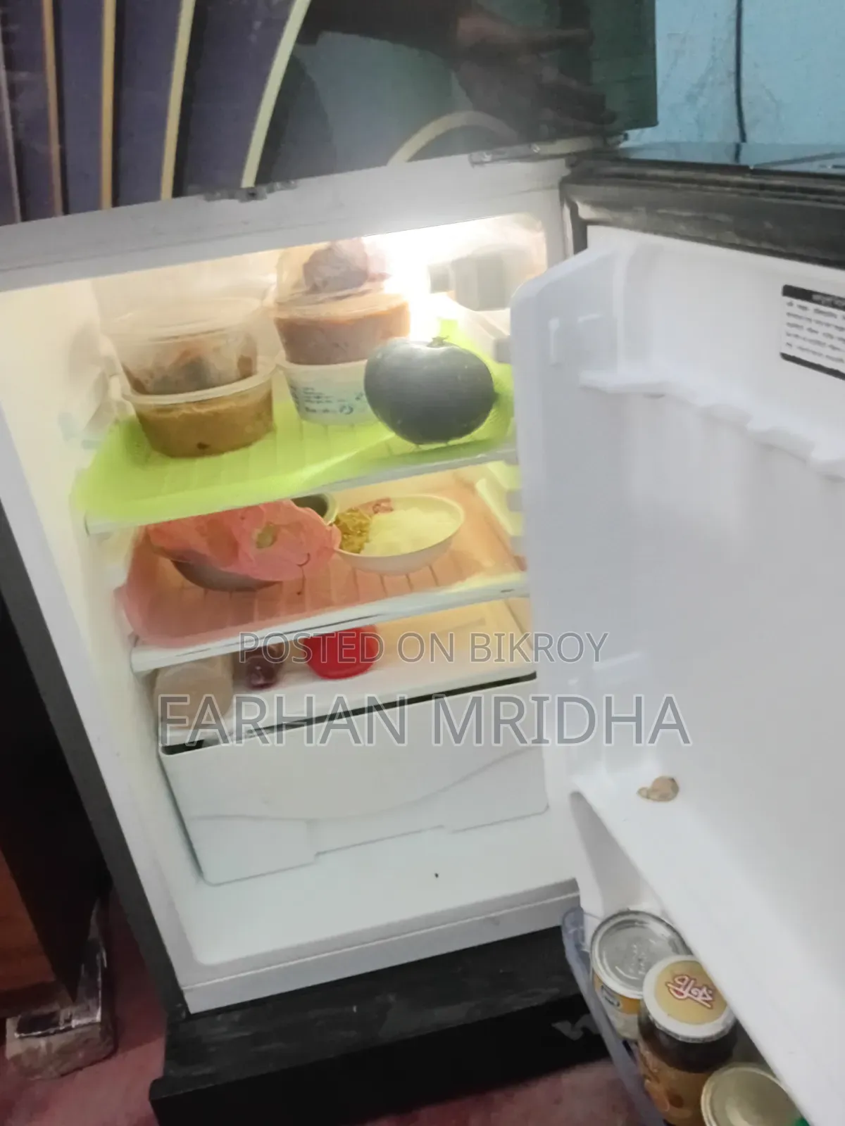 Refrigerator used for 4 months, completely new fridge, 176 liters.