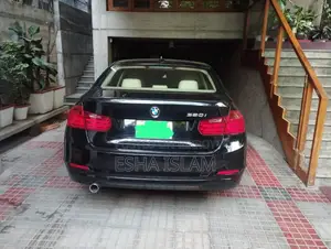 বিএমডব্লিউ ৩২০আই ২০১২ কালো