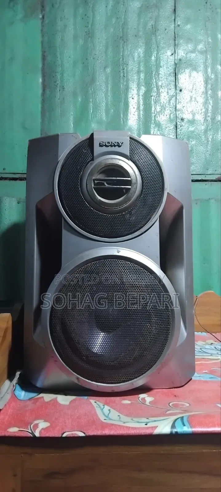 A Pair of Sony Speakers for Sale