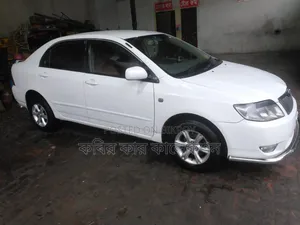 টয়োটা করোল্লা ২০০৪ সাদা