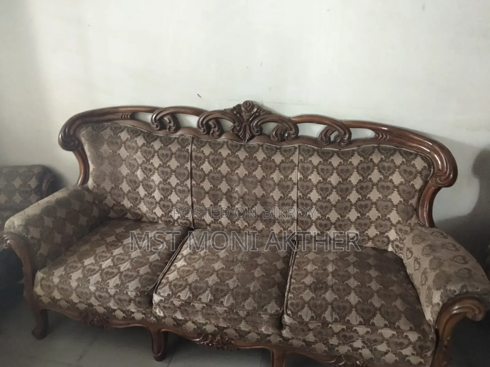 কাঠের সোফা