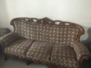 কাঠের সোফা