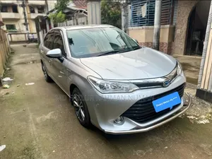 Toyota Axio 1.5 Hybrid 2WD 2015 Silver