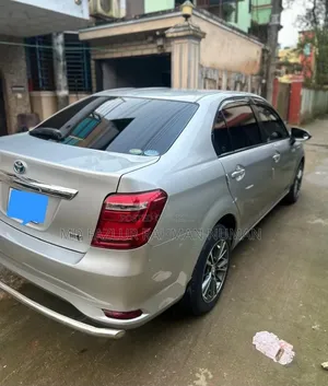 Toyota Axio 1.5 Hybrid Two-Wheel Drive 2015 Silver