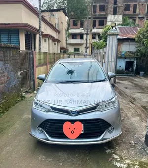 Toyota Axio 1.5 Hybrid Two-Wheel Drive 2015 Silver