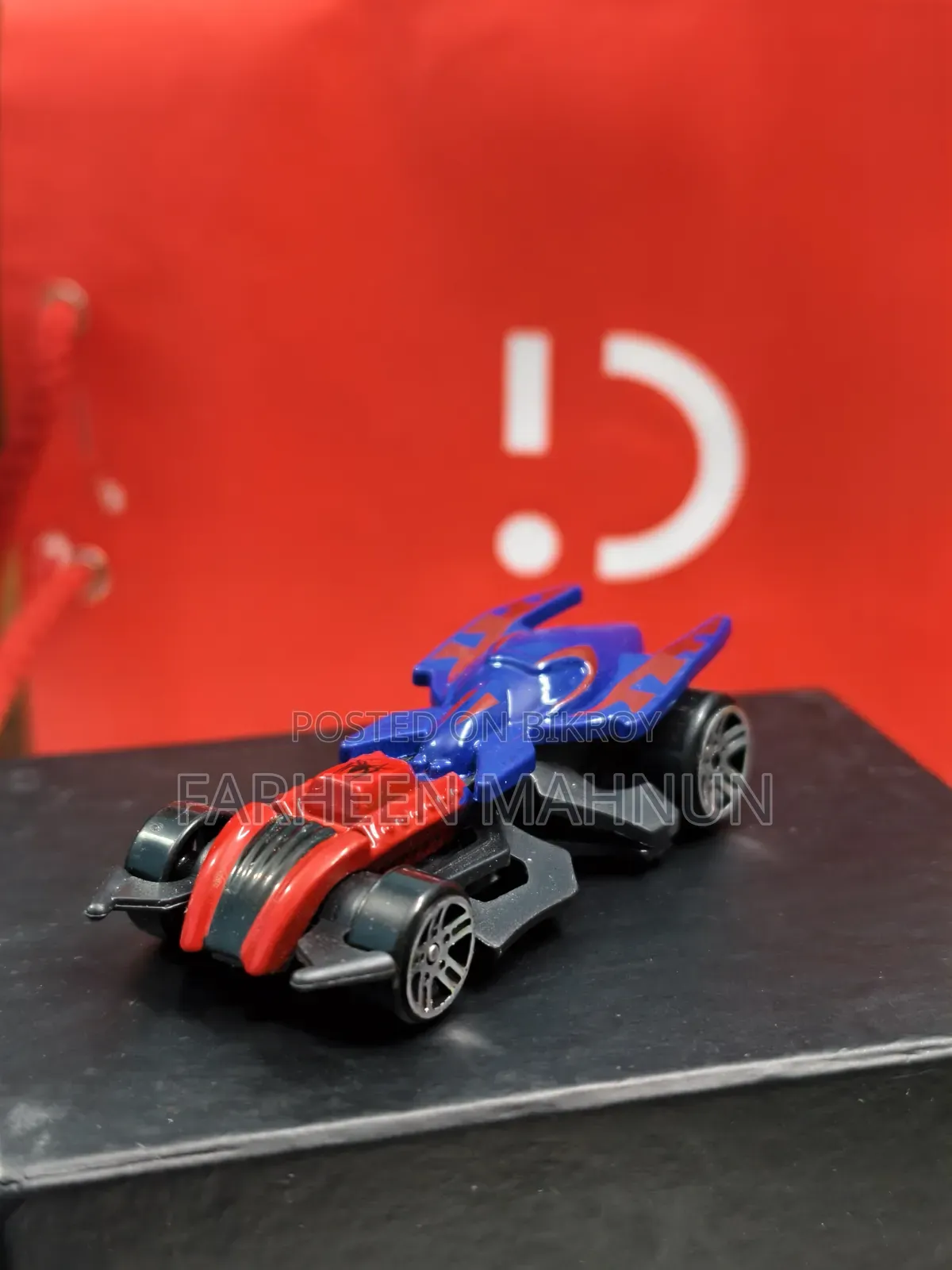 Hot Wheels Marvel Spider-Man Toy Car
