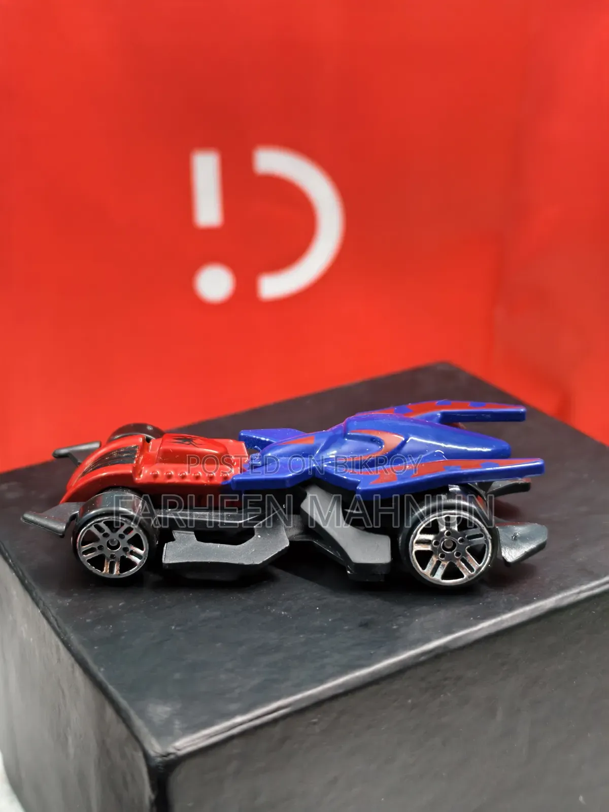 Hot Wheels Marvel Spider-Man Toy Car