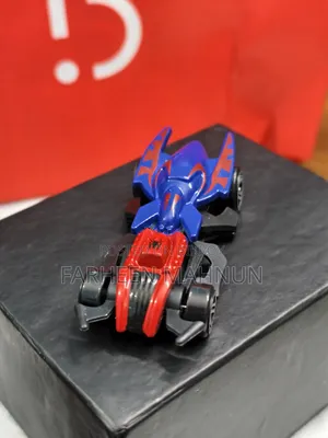 Hot Wheels Marvel Spider-Man Toy Car