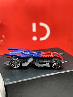 Hot Wheels Marvel Spider-Man Toy Car