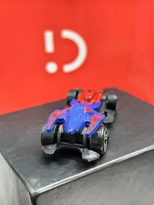 Hot Wheels Marvel Spider-Man Toy Car