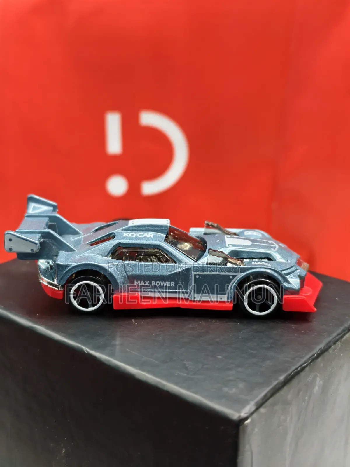 StrikerX Diecast Metal Muscle Car