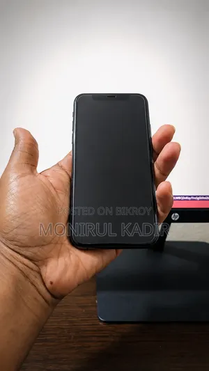 অ্যাপল আইফোন এক্সএস ৬৪ জিবি ব্ল্যাক