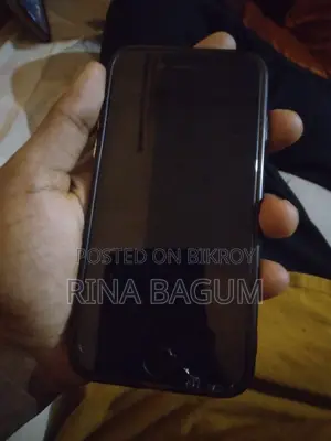 অ্যাপল আইফোন এসই (২০২০) ৬৪ জিবি কালো