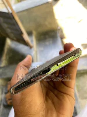 টেকনো ক্যামন ৪০ প্রো ৪জি ২৫৬ জিবি ব্ল্যাক