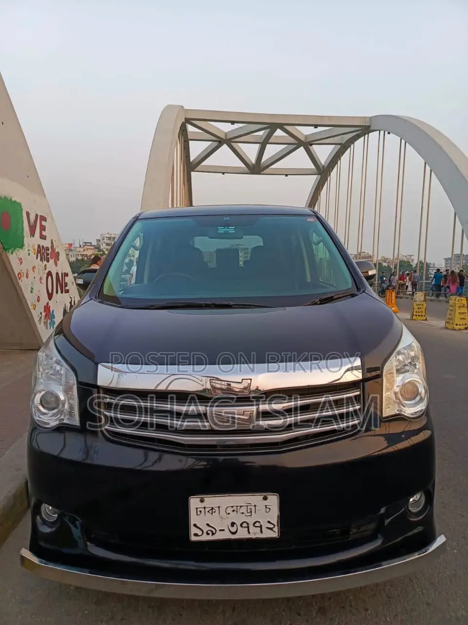 Toyota Noah 2.0 143hp YY Front-Wheel Drive (5 Seater) 2011 Black