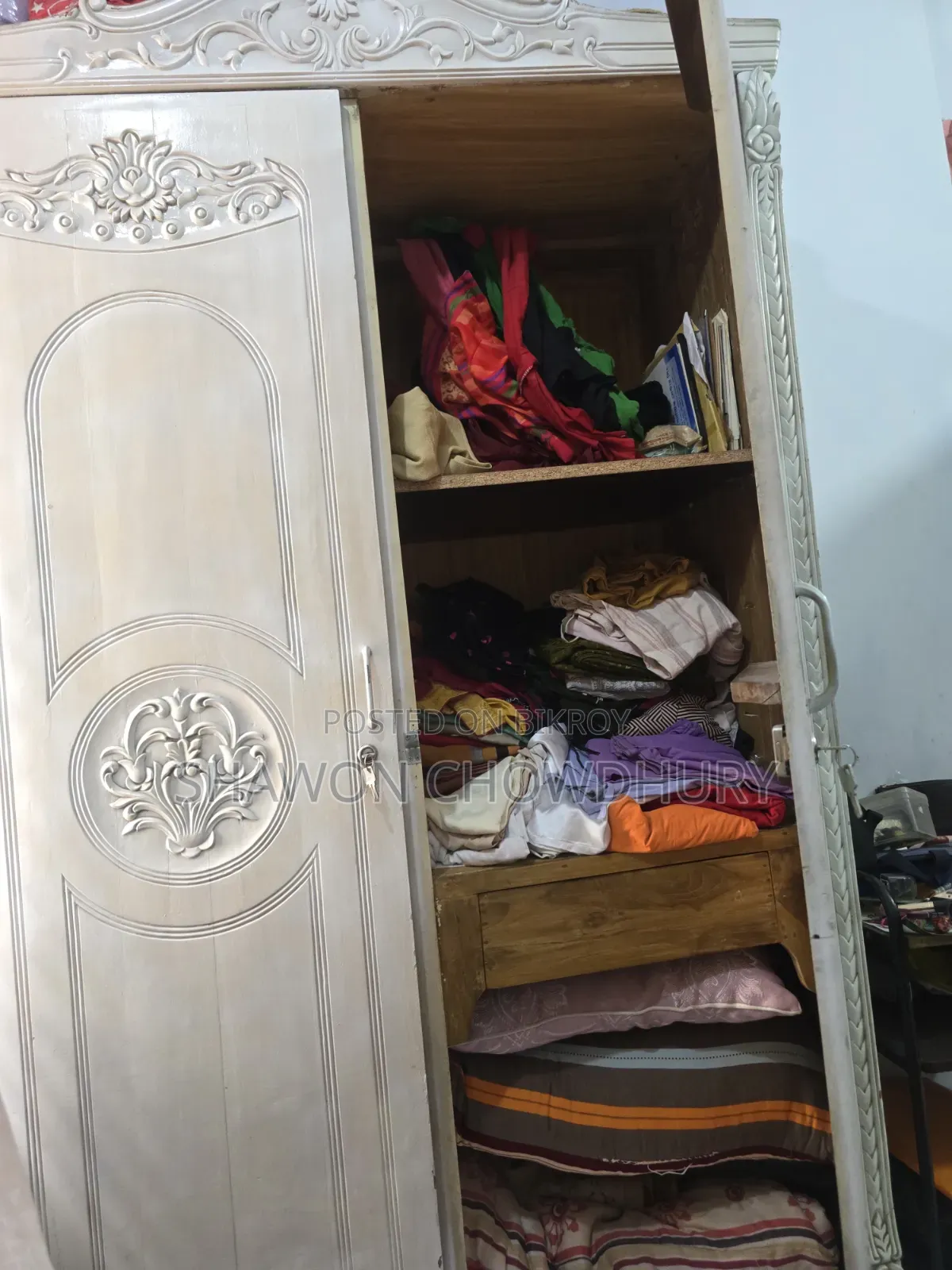 আলমারি উড ক্যাবিনেট