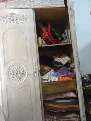 আলমারি উড ক্যাবিনেট