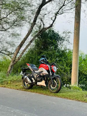সুজুকি জিক্সার ২০২৩ কমলা