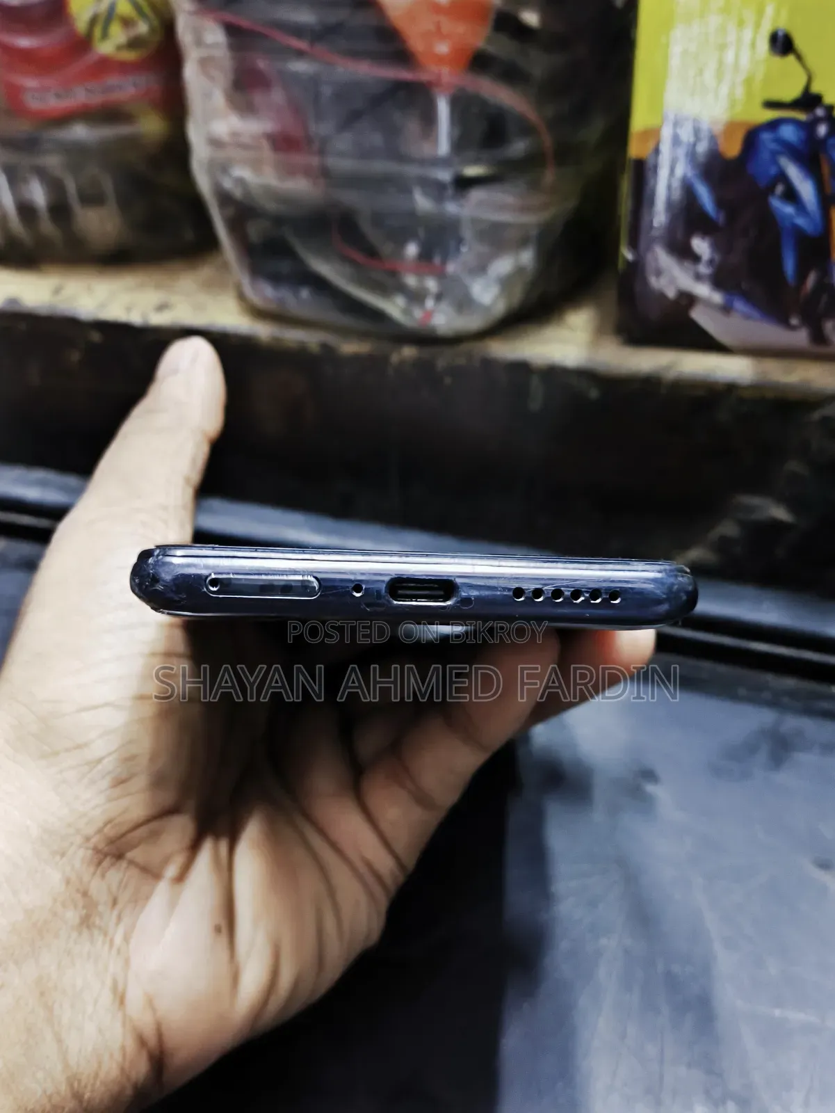 EL 8 GB Black