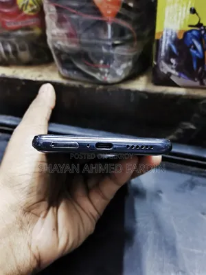 EL 8 GB Black