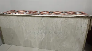 কম্পিউটার টেবিল এবং বুক শেল্ফ