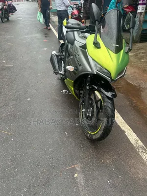 সুজুকি জিক্সার এসএফ ২০২৫ সিলভার