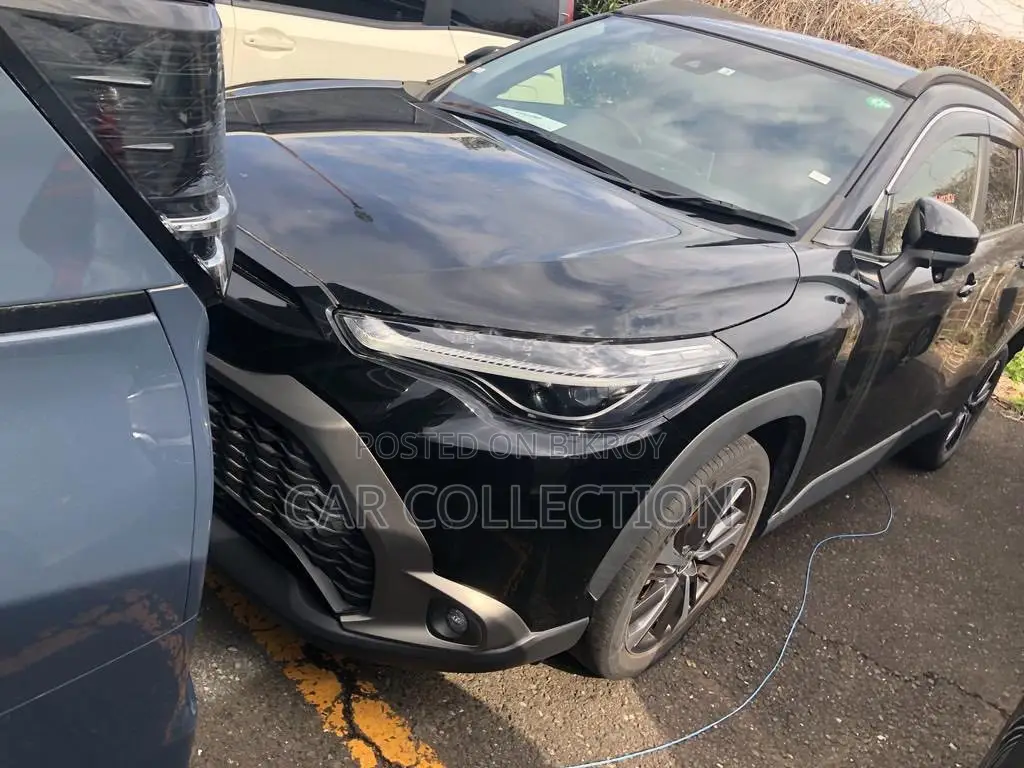 Toyota Corolla Cross 1.8 Hybrid AWD 2022 Black