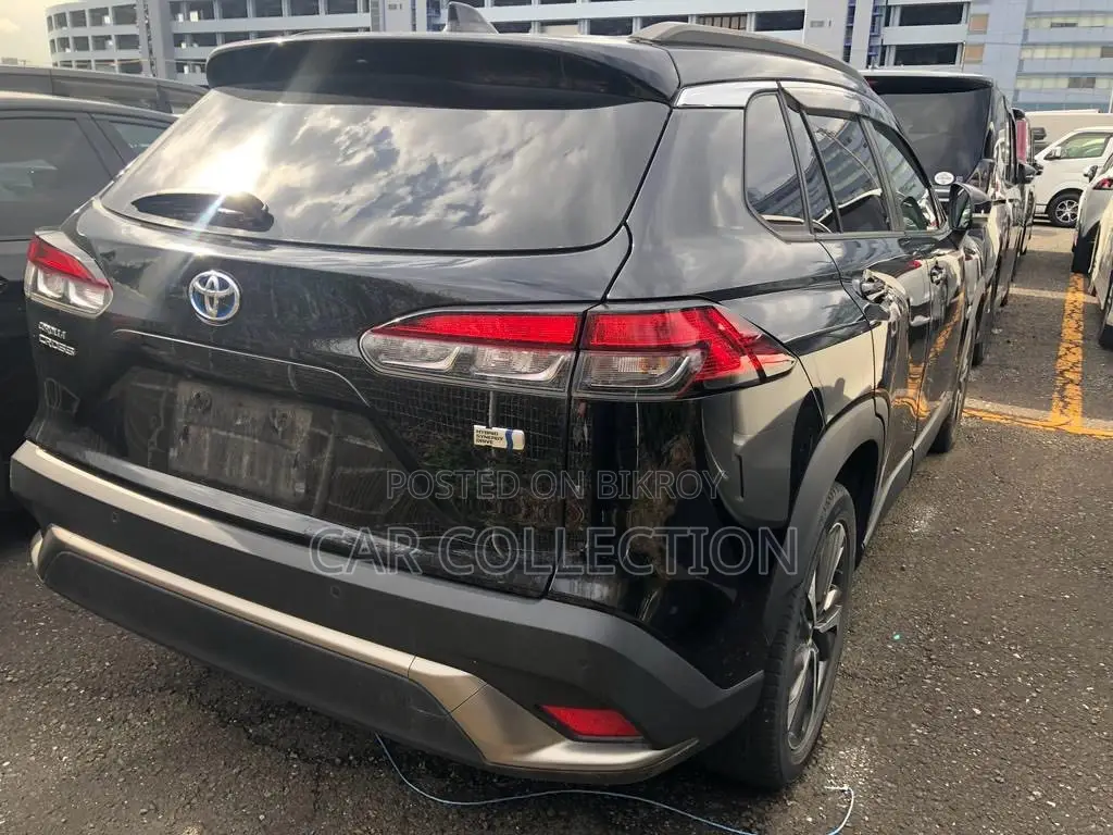 Toyota Corolla Cross 1.8 Hybrid AWD 2022 Black