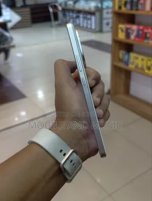 iQOO Z10 256 GB White