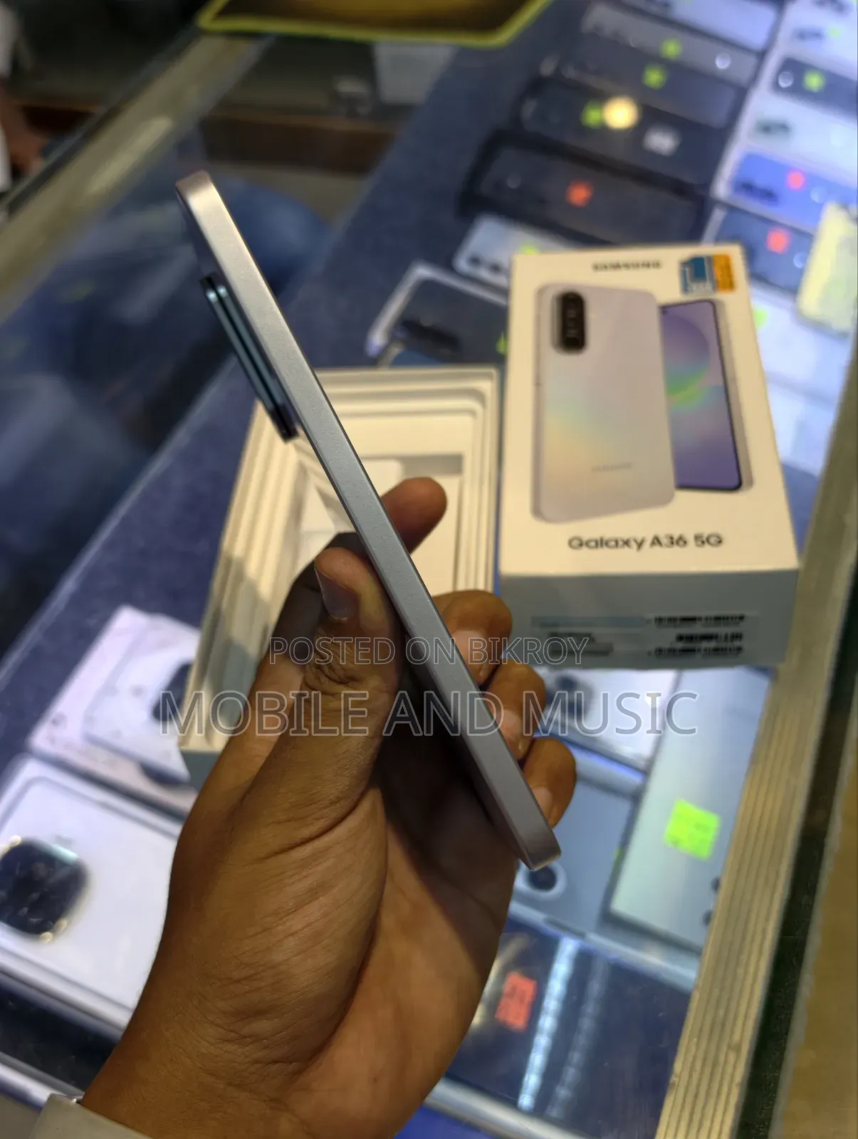 স্যামসাং গ্যালাক্সি এ৩৬ ১২৮ জিবি