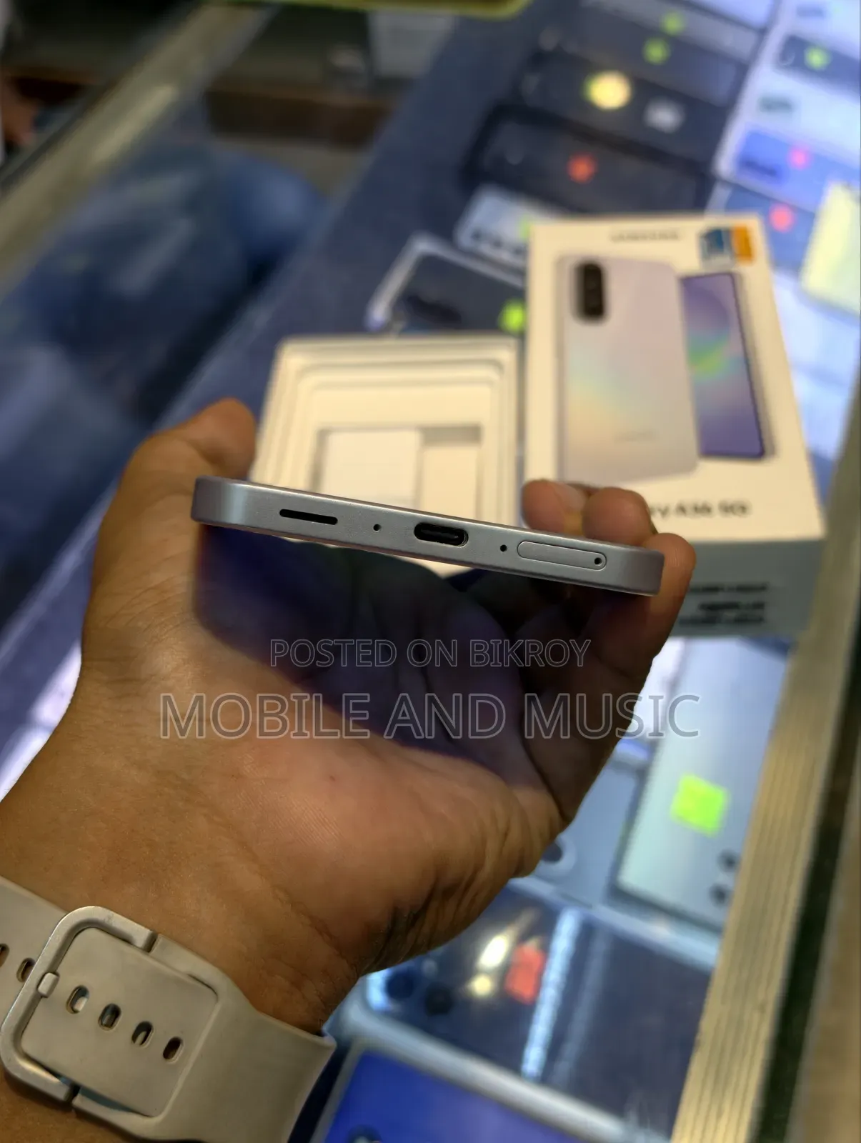 স্যামসাং গ্যালাক্সি এ৩৬ ১২৮ জিবি