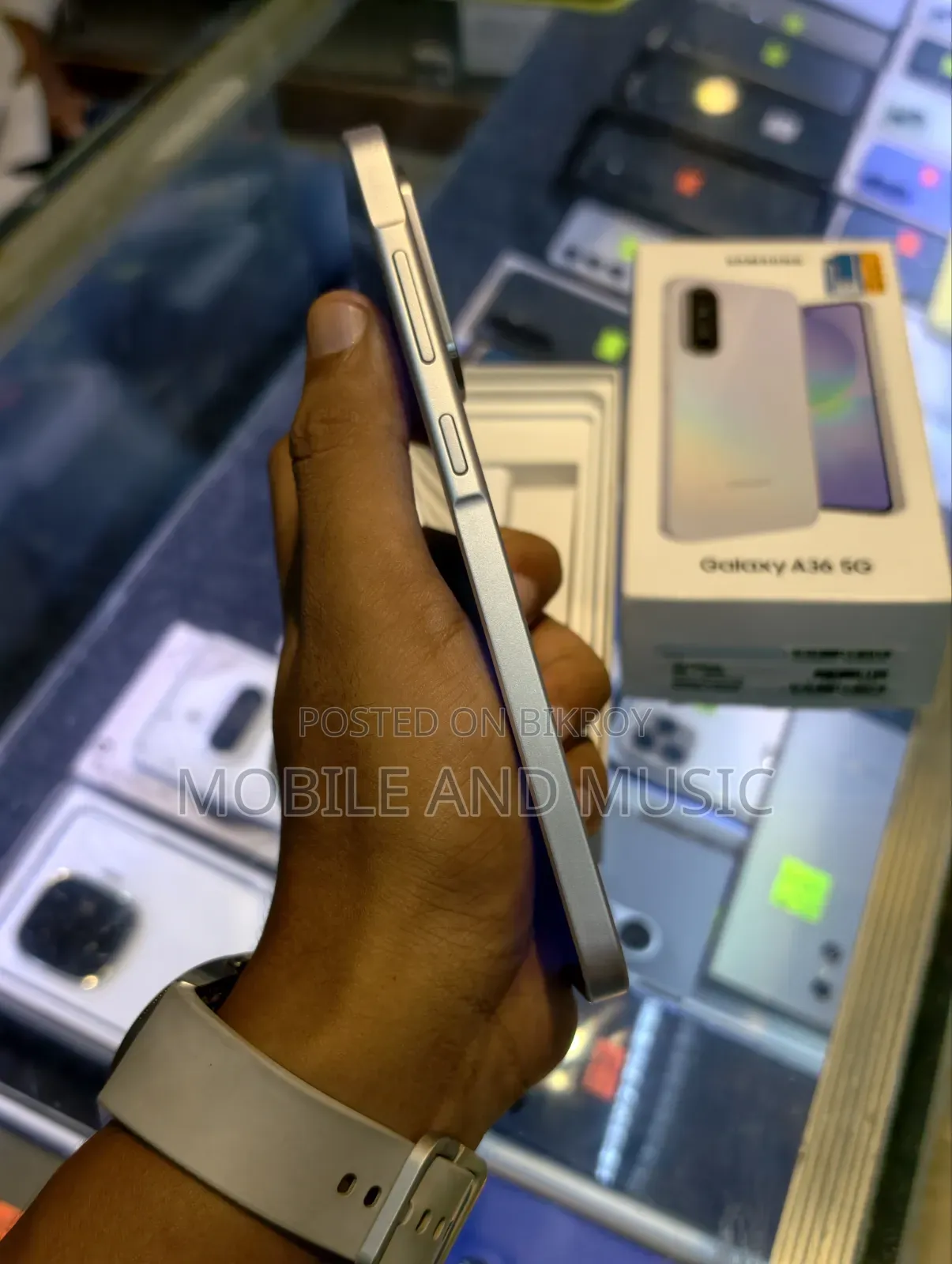 স্যামসাং গ্যালাক্সি এ৩৬ ১২৮ জিবি