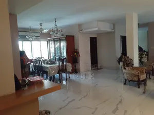 Office for 2500 Sq Ft Semi Furnished Rent in Gulshan-2