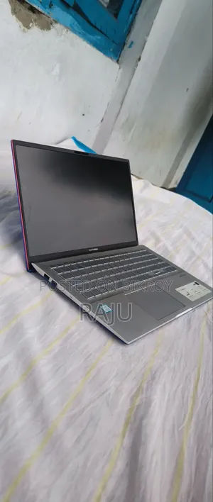 Laptop Asus Vivobook S 15 8GB Intel Core i5 HDD+SSD 1T