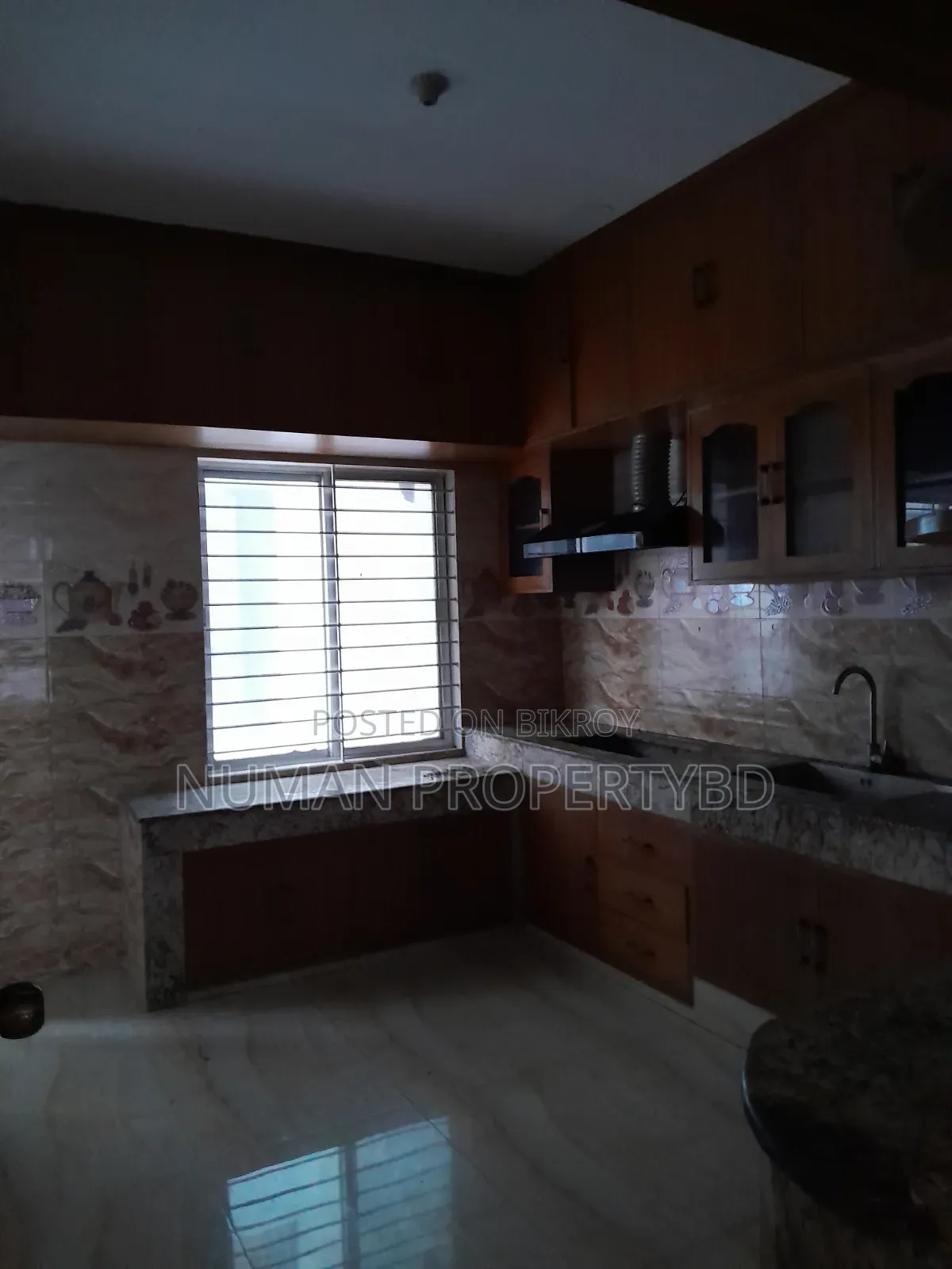 4 Bedroom Apartment in Numan Property Bd, Basundhara for Rent