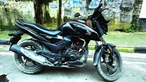 হোন্ডা এক্স-ব্লেড ১৬০ ২০২৫ কালো