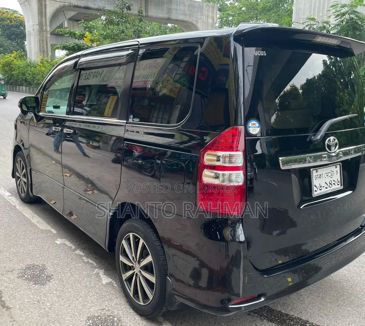 Toyota Noah 2011 Black