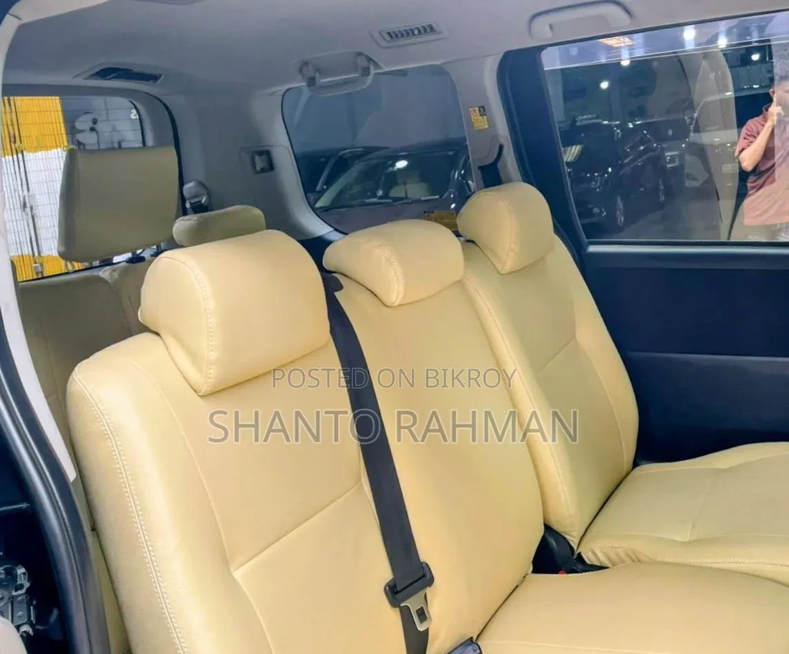 Toyota Noah 2011 Black