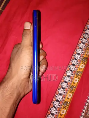 রিয়েলমি ব্লু