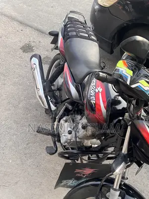 বাজাজ ডিসকভার ১২৫ ২০১৬ রেড