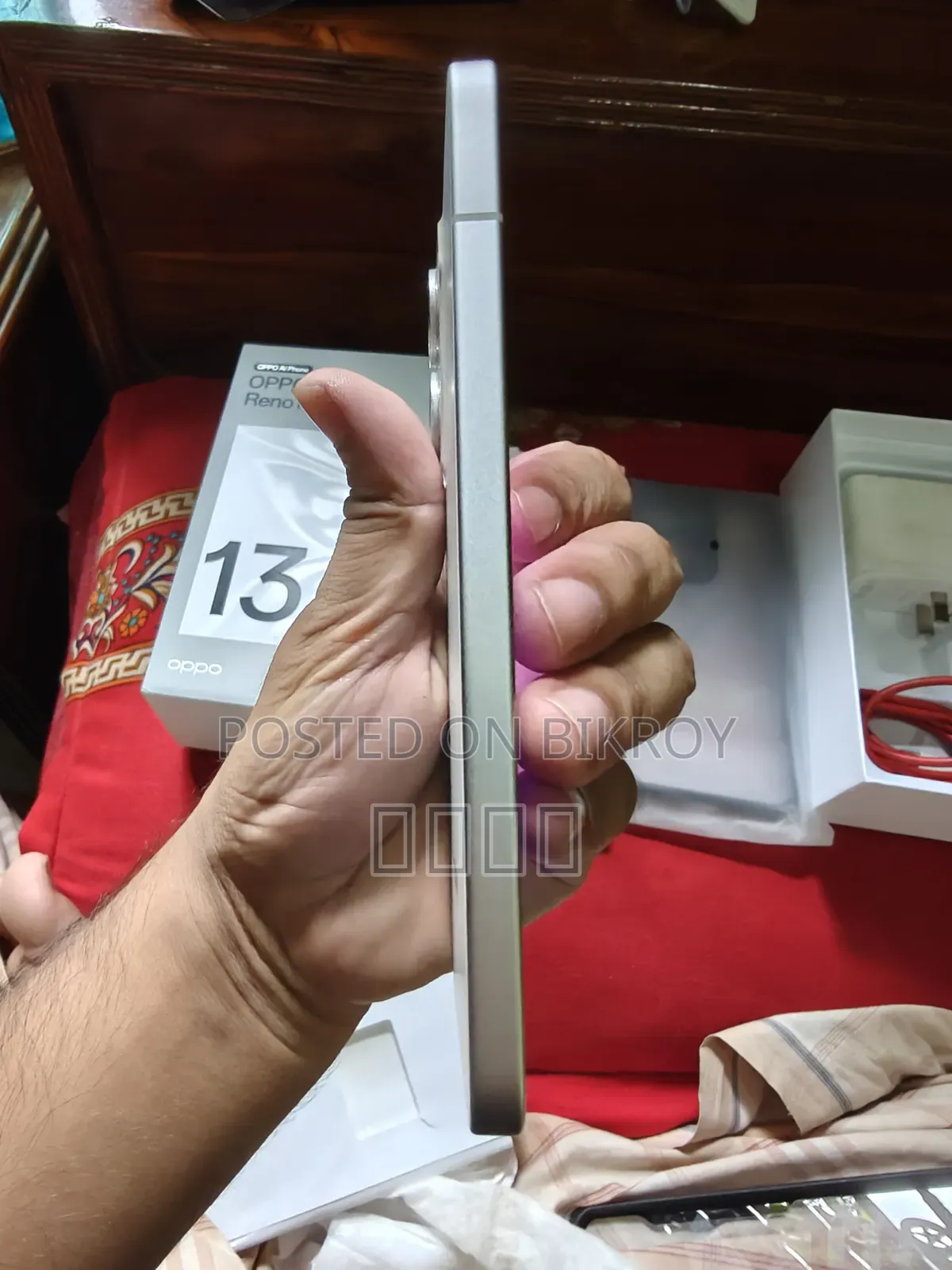 অপ্পো রেনো১৩ ৫জি ২৫৬ জিবি সাদা
