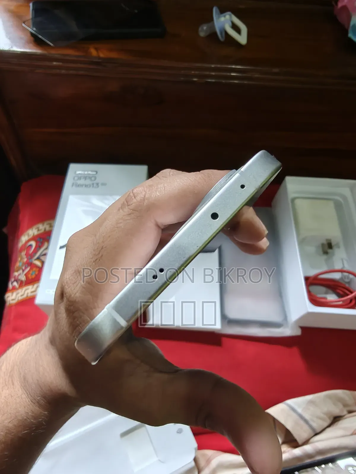 অপ্পো রেনো১৩ ৫জি ২৫৬ জিবি সাদা