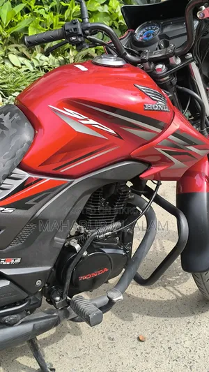 Honda CB 2023 Red