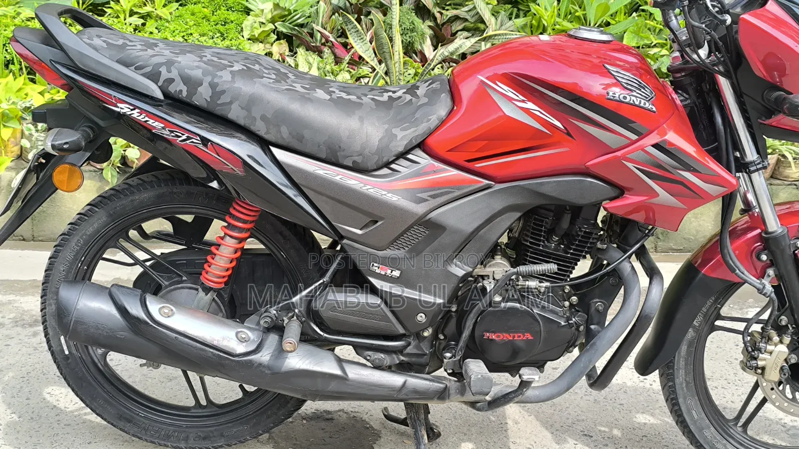 Honda CB 2023 Red