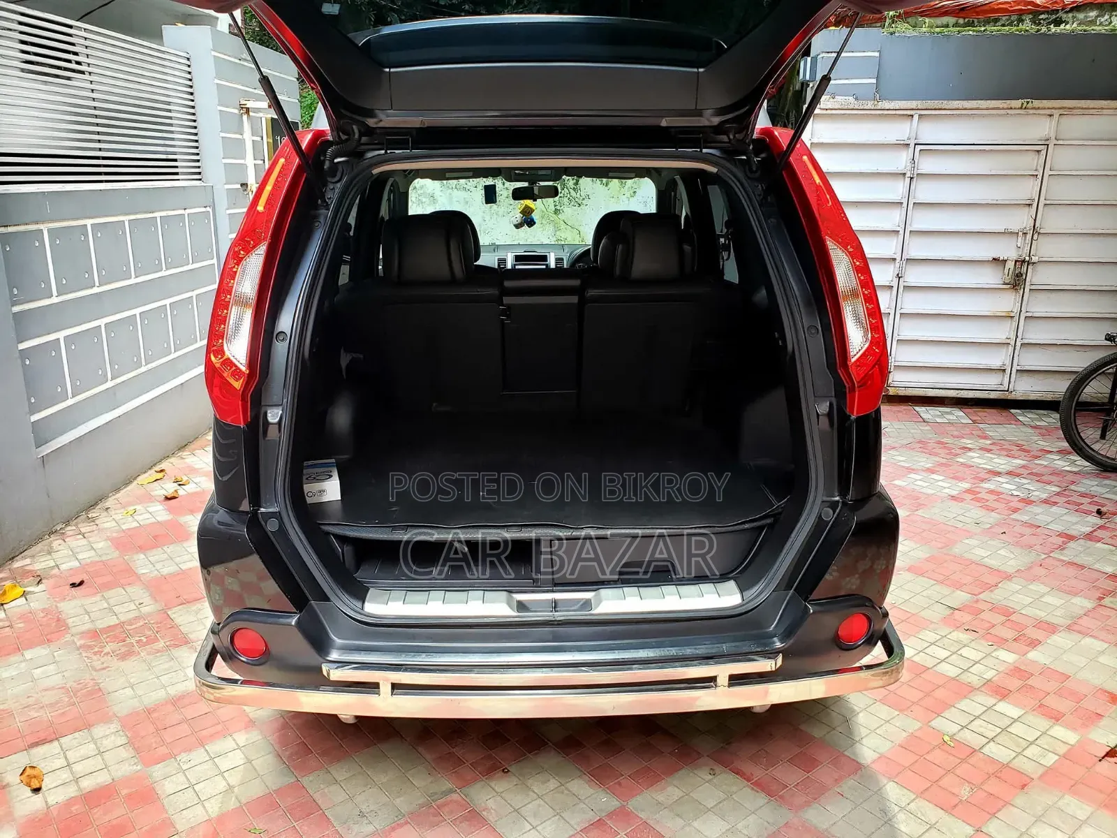 Nissan X-Trail 2.0 Petrol XE 2010 Black