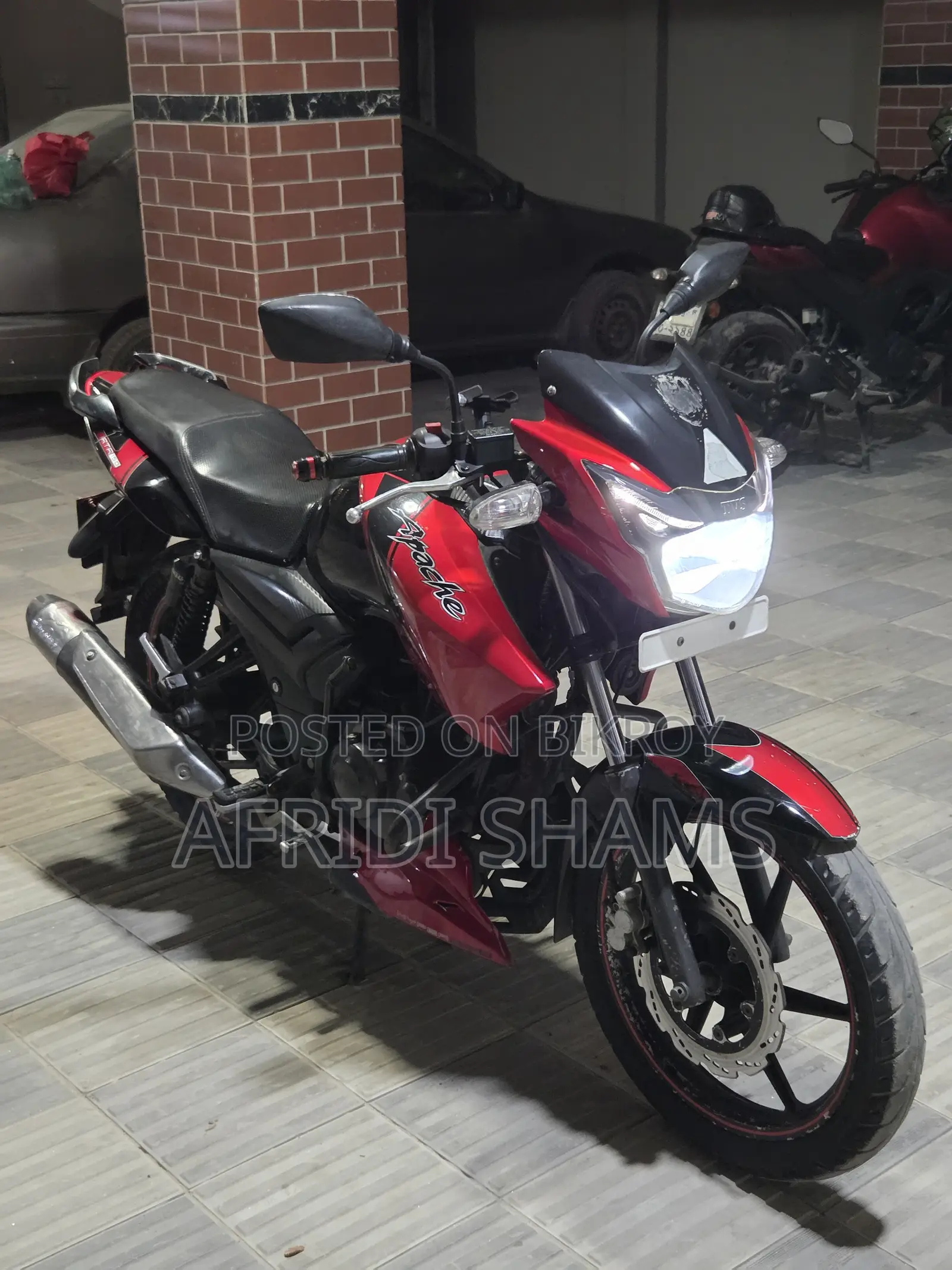 TVS Apache RTR 160 2V 2013 Red