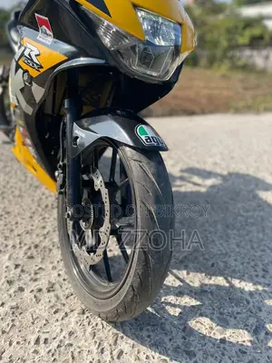 Suzuki Gixxer 2022 Yellow
