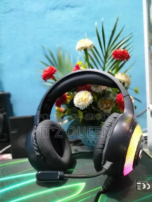 আর জিবি গেমিং হেডফোন